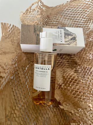 스킨1004 [SKIN1004] 마다가스카르 센텔라 라이트 클렌징 오일 200ml — 5점을 준 리뷰어가 2024년 8월 올린 사용 사진