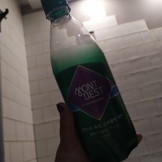 몽베스트 Montbest with Sparkling water Plain 20병 — 5점을 준 리뷰어가 2022년 5월 올린 사용 사진