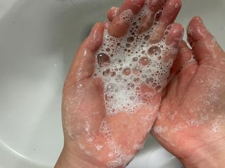 프리마인 메이크업과 들뜨는 각질까지 한방에 깐달걀로! 순하기까지한 셀베이스 그린티클렌저(200ml) — 4점을 준 리뷰어가 2023년 5월 올린 사용 사진