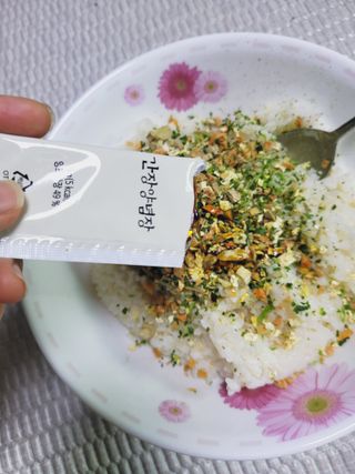 해풀잎 누구나 김밥*1ea [(혼합야채 35g *1ea,  김밥김 (5g, 5ea),  양념간장 (6g, 5ea), 참기름(5g, 2ea)] — 5점을 준 리뷰어가 2022년 7월 올린 사용 사진