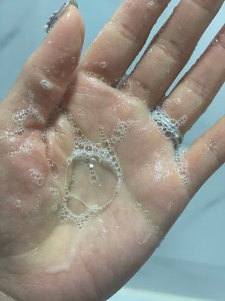 제이제이바이오 허브마사지바 올인원 알약비누 — 5점을 준 리뷰어가 2022년 2월 올린 사용 사진