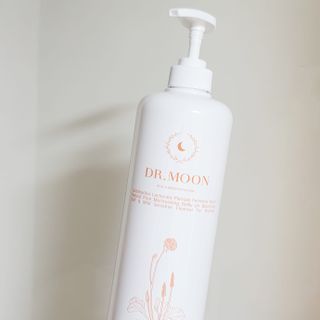 프리[닥터문] 유산균 락토케어 질경초 여성청결제 1000ml (젤타입) — 5점을 준 리뷰어가 2022년 7월 올린 사용 사진