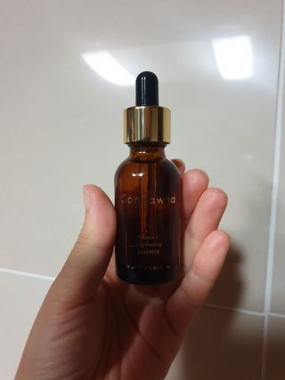 스킨큐어 산다화 비타민c 화이트닝 에센스 30ml — 5점을 준 리뷰어가 2023년 10월 올린 사용 사진