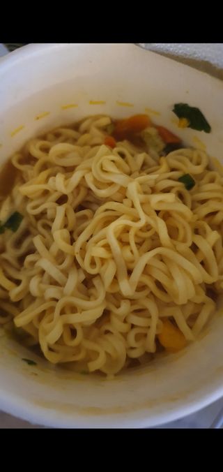 NISSIN 닛신 컵누들  4종 - 씨푸드오리지날, 씨푸드 스파이시, 씨푸드 커리, 씨푸드 XO소스 — 5점을 준 리뷰어가 2022년 11월 올린 사용 사진