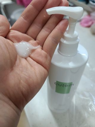 큐템 아쿠아콜라겐 바디필링 — 5점을 준 리뷰어가 2021년 3월 올린 사용 사진