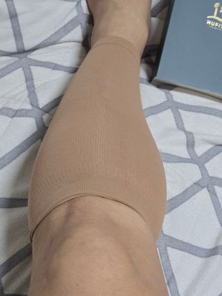 휴핏플 [네이버 구매] 종아리형 의료용 압박스타킹 압박밴드 — 5점을 준 리뷰어가 2025년 1월 올린 사용 사진