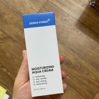 더마포레스트 모이스처라이징 아쿠아크림 / 수분크림 히알루론산 펩타이드 보습 미백 주름개선 — 5점을 준 리뷰어가 2021년 6월 올린 사용 사진
