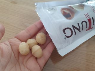 도이퉁 마카다미아 넛 90g  로얄 마카넛 오리지널 쏠트 허니 — 5점을 준 리뷰어가 2021년 3월 올린 사용 사진