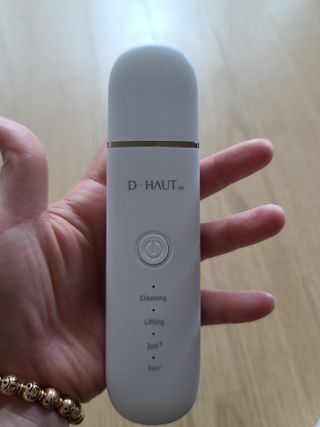 디하우트 랩 4 in 1 갈바닉 아쿠아 워터 필링기 스킨스크러버 — 5점을 준 리뷰어가 2021년 11월 올린 사용 사진