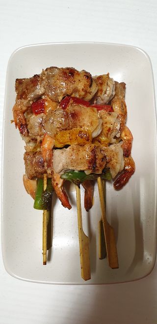 [다물꼬치] 삼겹새우롤꼬치 5개입 350g  + 데리야끼소스 120g + 매운고추소스 120g — 5점을 준 리뷰어가 2021년 10월 올린 사용 사진