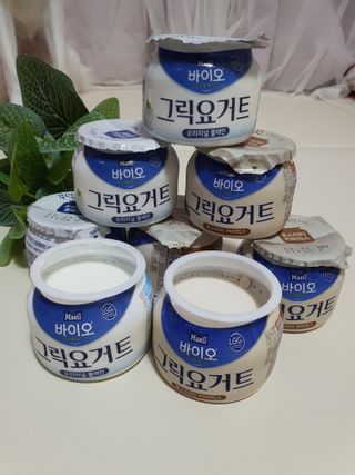 매일바이오 그릭요거트 오리지널 플레인 4개, 로스터리 커피믹스 4개 — 4점을 준 리뷰어가 2021년 12월 올린 사용 사진