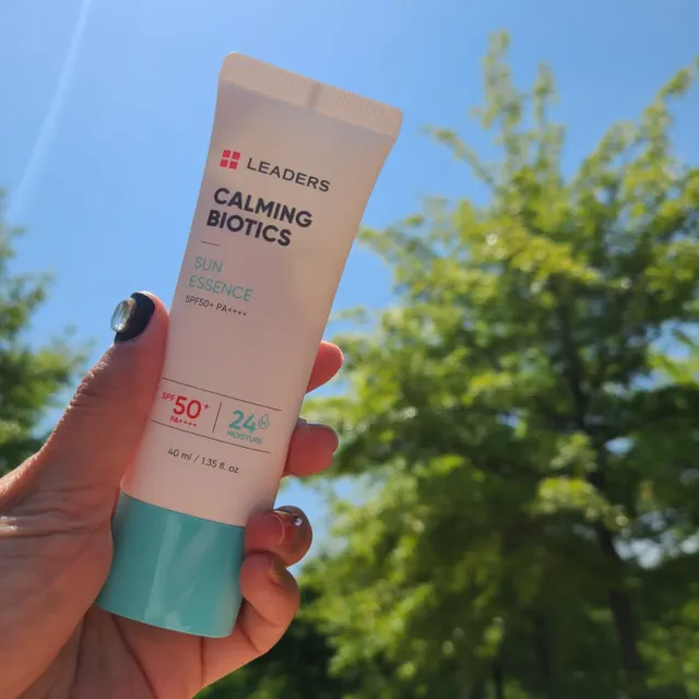 리더스 카밍 바이오틱스 선 에센스 SPF 50+ PA++++ 리뷰 사진