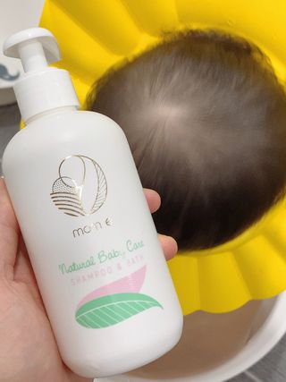 mom e 맘이 내추럴 베이비 케어 샴푸앤바스+로션 — 4점을 준 리뷰어가 2021년 1월 올린 사용 사진
