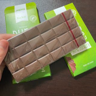 당류2g 자일리톨로 단맛을낸 슈카 퓨어비건 무설탕초콜릿 Xucker vegan 2개입 — 4점을 준 리뷰어가 2021년 4월 올린 사용 사진
