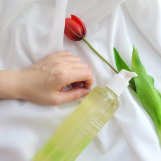 비알티씨 BRTC 안티폴루션 앤 블랙헤드 클렌징오일 300ml — 5점을 준 리뷰어가 2022년 12월 올린 사용 사진
