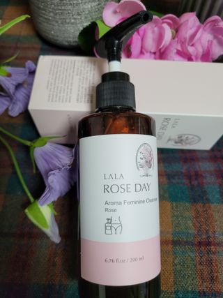 라라로즈데이 시즌2 여성청결제 200ml 아로마 페미민 클렌저, 독일더마인증 — 5점을 준 리뷰어가 2021년 9월 올린 사용 사진