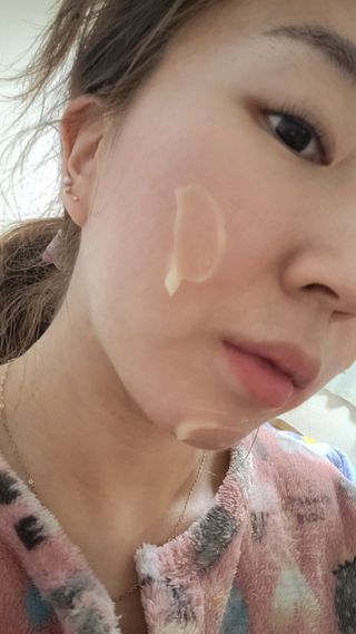 랑벨 비타 에너지 잡티 크림 75ml (피부 속 기미완화크림) — 5점을 준 리뷰어가 2022년 4월 올린 사용 사진