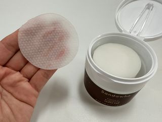 산다화 비타민씨 화이트닝 토너 패드 — 5점을 준 리뷰어가 2023년 9월 올린 사용 사진