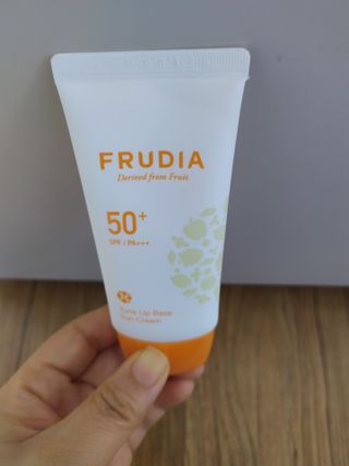 [후르디아] 혼합자차 선 에센스+톤업 선크림 2종 — 5점을 준 리뷰어가 2021년 5월 올린 사용 사진