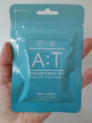 입 냄새 완화에 도움을 주는 에티켓 캔디 앳캔디 스트롱민트 — 4점을 준 리뷰어가 2021년 2월 올린 사용 사진