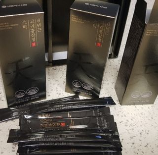 서울약사신협_6년근 고려홍삼정 천스틱 10g 30포 — 5점을 준 리뷰어가 2021년 11월 올린 사용 사진