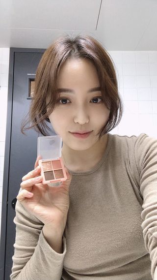 [블랙루즈] 크리스탈 하트 락 섀도우 4종 중 택1 — 5점을 준 리뷰어가 2021년 1월 올린 사용 사진
