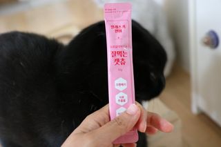 페페로니 잘 먹는 캣츄 - 알래스카 연어 24개입 — 5점을 준 리뷰어가 2021년 8월 올린 사용 사진