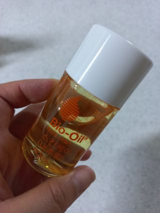 바이오오일 [바이오-오일] 스킨케어 오일 내추럴 60ml — 5점을 준 리뷰어가 2021년 6월 올린 사용 사진