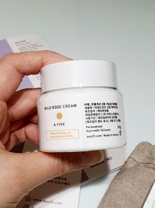 AYU25[아유트웬티파이브]다마스크로즈워터 베이스 천연 수분 촉촉 크림 — 5점을 준 리뷰어가 2021년 3월 올린 사용 사진