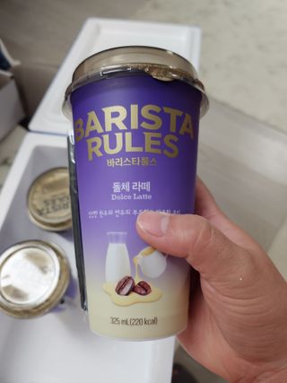 바리스타룰스 돌체 라떼 — 5점을 준 리뷰어가 2023년 4월 올린 사용 사진