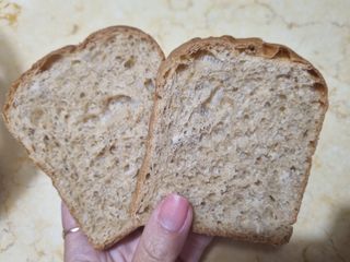 롯데제과 Vbread 포카치아식빵1개 + 미니식빵 1개 + 머핀 2개 세트 — 5점을 준 리뷰어가 2021년 9월 올린 사용 사진