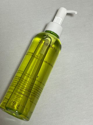 스킨큐어 산다화 순한 클렌징 동백 오일 200ml — 5점을 준 리뷰어가 2022년 8월 올린 사용 사진