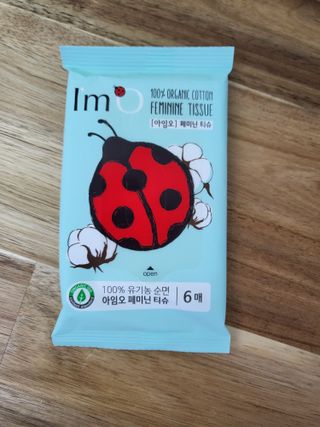 아임오 페미닌워시 150ML + 페미닌티슈6입 + 아임오스티커 + 쿠폰북 — 4점을 준 리뷰어가 2021년 10월 올린 사용 사진