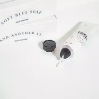 멈칫(MUMCHIT) 넥퍼퓸 NECKPERFUME 2가지 향 — 3.5점을 준 리뷰어가 2021년 11월 올린 사용 사진