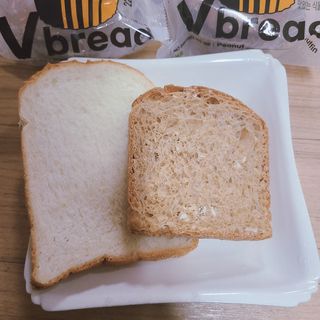 롯데제과 Vbread 포카치아식빵1개 + 미니식빵 1개 + 머핀 2개 세트 — 4.5점을 준 리뷰어가 2021년 9월 올린 사용 사진
