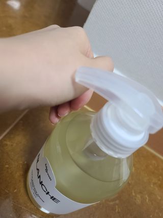 빅그린 니치 퍼퓸 바이옴바디워시 500ml(상탈, 블랙베리&베이, 블랑쉐 3종 중 택1) — 5점을 준 리뷰어가 2022년 8월 올린 사용 사진