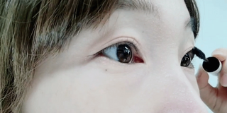 더소설 소설 블랙아이래쉬 세럼 10g(SOSEOL BLACK EYELASH SERUM 10g) — 5점을 준 리뷰어가 2023년 6월 올린 사용 사진