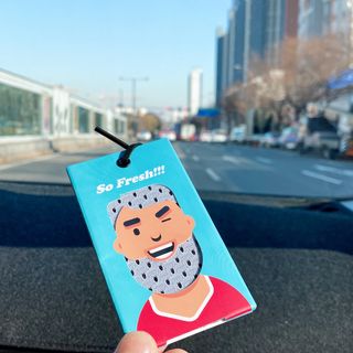 심폐소생소 [오늘도맑음] 차량용 악세사리 공기청정필터 이태리산 자동차용품 내부꾸미기 — 4점을 준 리뷰어가 2021년 12월 올린 사용 사진