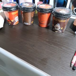 유비쿡 컵떡볶이 매운컵떡볶이2개/ 짜장컵떡볶이 2개  총 4개세트 — 5점을 준 리뷰어가 2021년 3월 올린 사용 사진