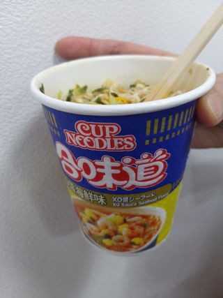 NISSIN 닛신 컵누들  4종 - 씨푸드오리지날, 씨푸드 스파이시, 씨푸드 커리, 씨푸드 XO소스 — 5점을 준 리뷰어가 2022년 3월 올린 사용 사진