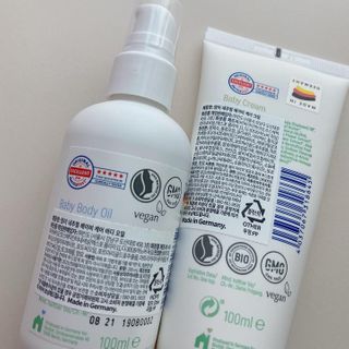 mom e 맘이 내추럴 베이비 케어 크림+바디오일 — 5점을 준 리뷰어가 2021년 1월 올린 사용 사진