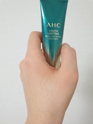 [NEW 탄력유턴 아이크림] AHC 유스 래스팅 리얼 아이크림 포 페이스 — 5점을 준 리뷰어가 2021년 1월 올린 사용 사진