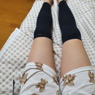 하트플로우 종아리 압박 밴드 스타킹 — 5점을 준 리뷰어가 2022년 8월 올린 사용 사진