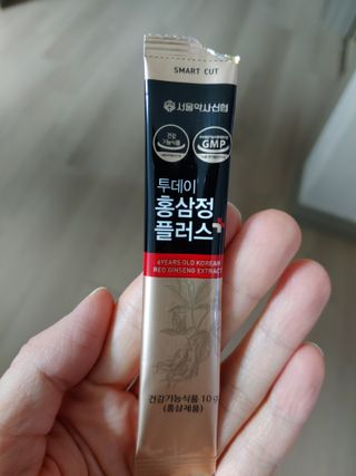 서울약사신협_투데이홍삼정플러스스틱_10g x 30포 — 5점을 준 리뷰어가 2021년 5월 올린 사용 사진