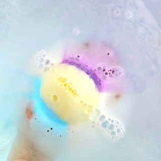 소담스퀘어 상암 Evreryday Bath Bomb Day7(에브리데이 배쓰밤 데이7) / 7종 중 2종 랜덤발송 — 5점을 준 리뷰어가 2022년 11월 올린 사용 사진