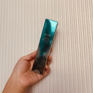[NEW 탄력유턴 아이크림] AHC 유스 래스팅 리얼 아이크림 포 페이스 — 5점을 준 리뷰어가 2021년 2월 올린 사용 사진
