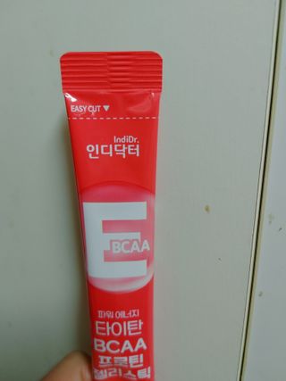 [인디닥터] 타이탄 BCAA 프로틴 젤리스틱 — 5점을 준 리뷰어가 2022년 5월 올린 사용 사진