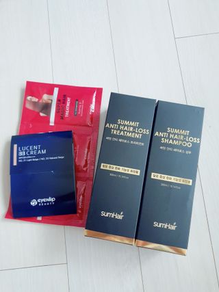 썸헤어 / SUMHAIR 썸헤어  써밋 안티 헤어로스 샴푸+트리트먼트 — 4점을 준 리뷰어가 2021년 6월 올린 사용 사진