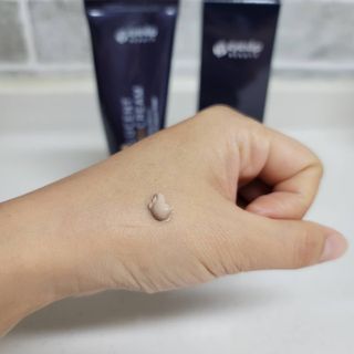 아이앤립 / EYENLIP 아이앤립 루센트 비비크림 2 Color — 5점을 준 리뷰어가 2021년 5월 올린 사용 사진