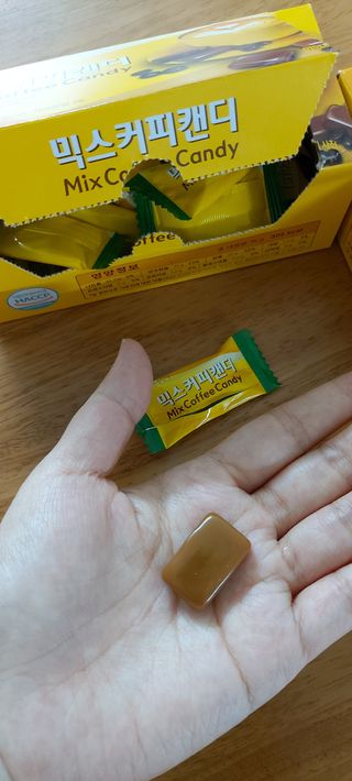 (주) 피치코리아 믹스커피캔디76g x2개입 — 5점을 준 리뷰어가 2022년 11월 올린 사용 사진